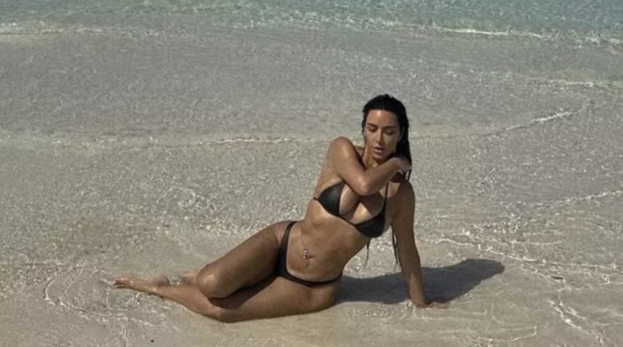 Kim Kardashian Embraces Natural Beauty ('cellulite') in Unedited Bikini Snap