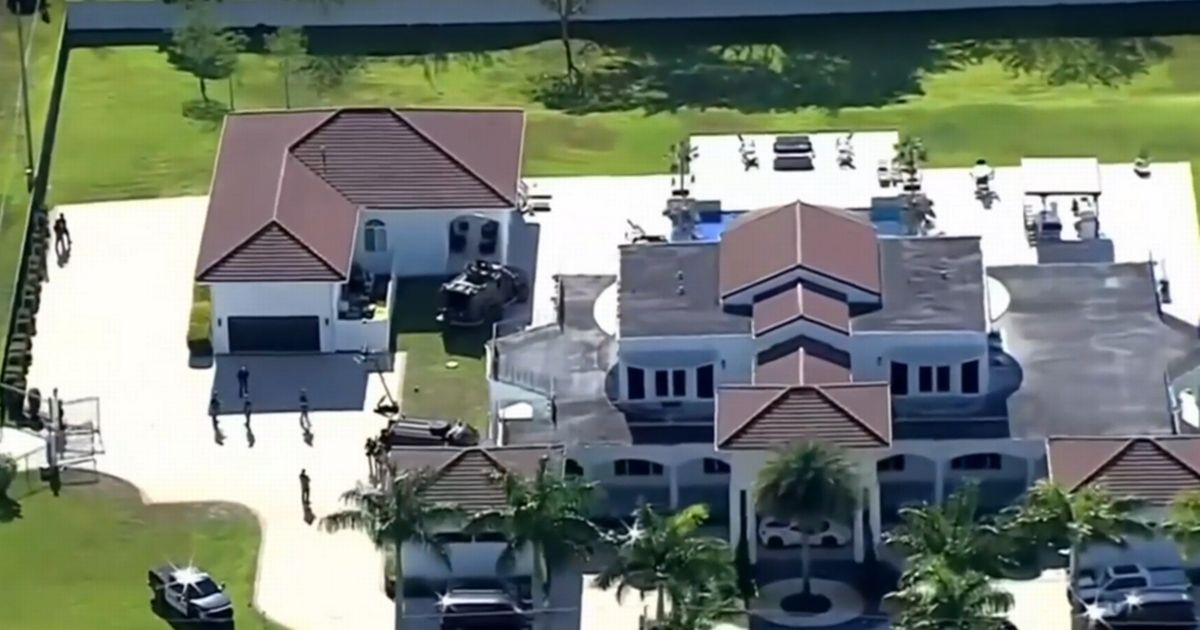SWAT Team Investigates Singer Sean Kingston's Mansion