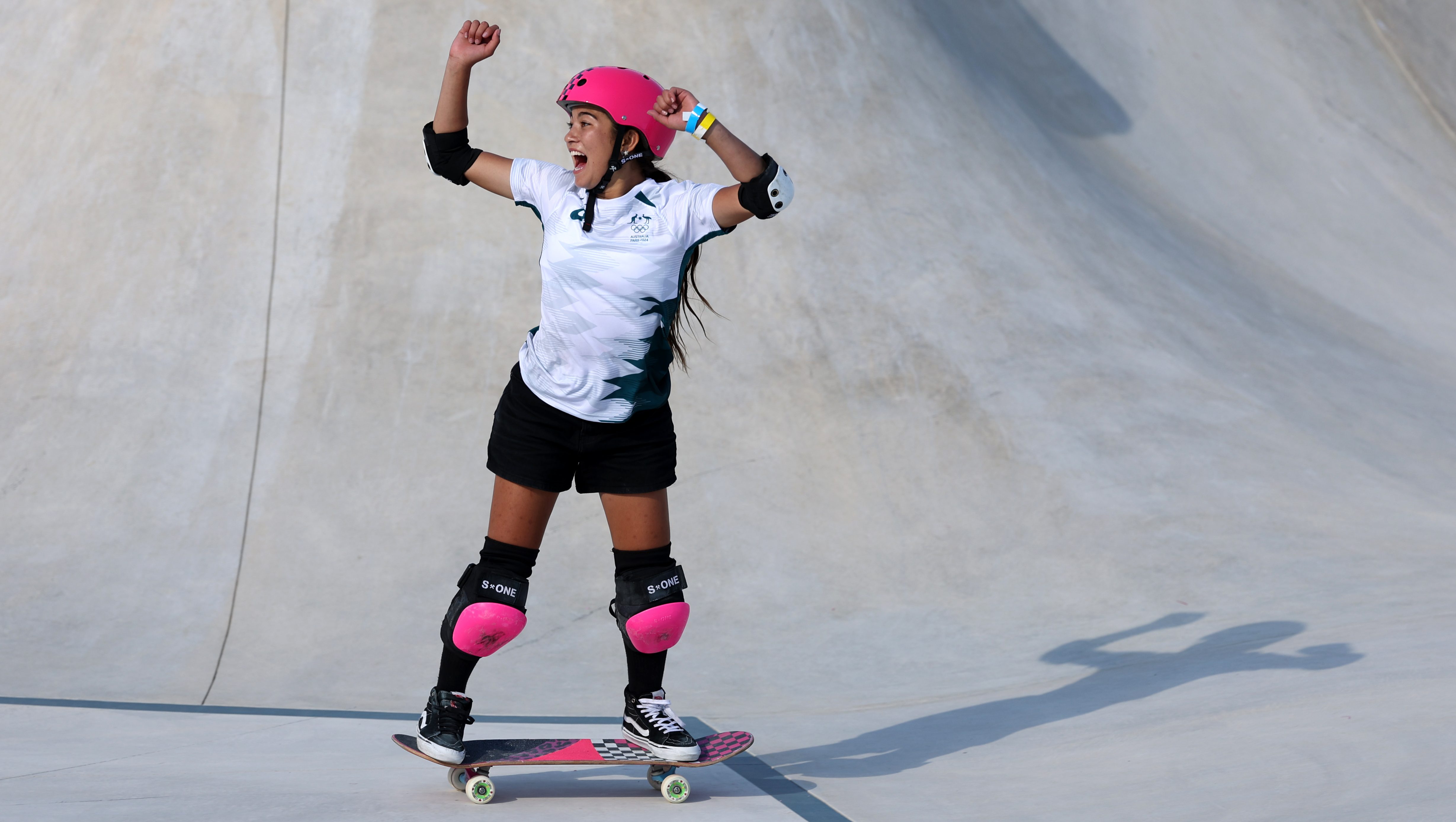 Teen Skateboarder Arisa Trew Strikes Gold & Gets a Pet Duck! Unbelievable Story Unfolds at Paris Olympics! 